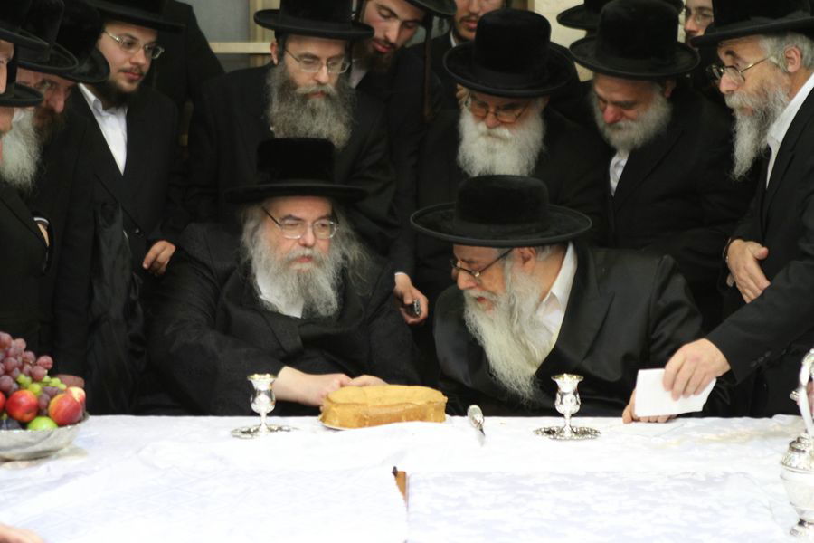 האדמו"ר מבעלזא בברכת השנים אצל האדמו"ר מצאנז