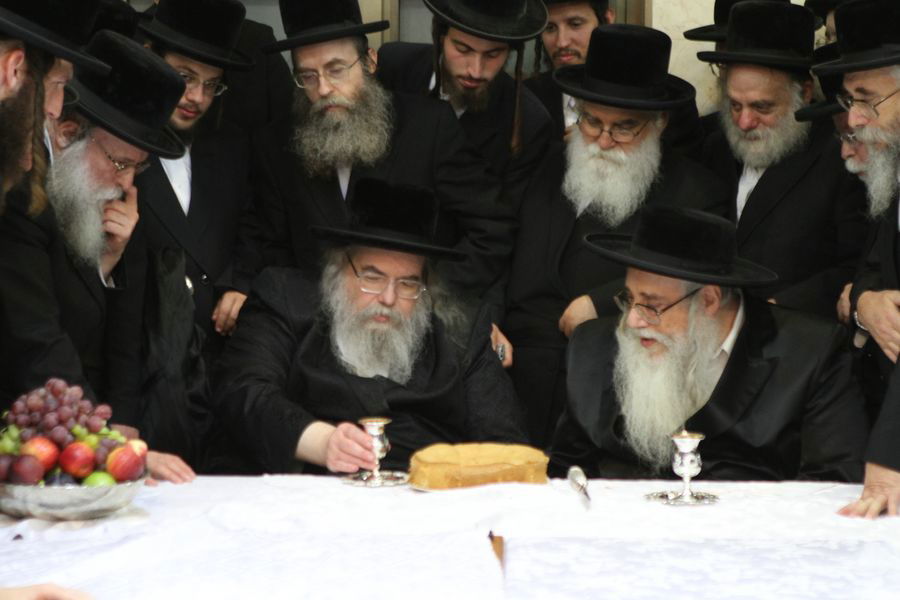 האדמו"ר מבעלזא בברכת השנים אצל האדמו"ר מצאנז