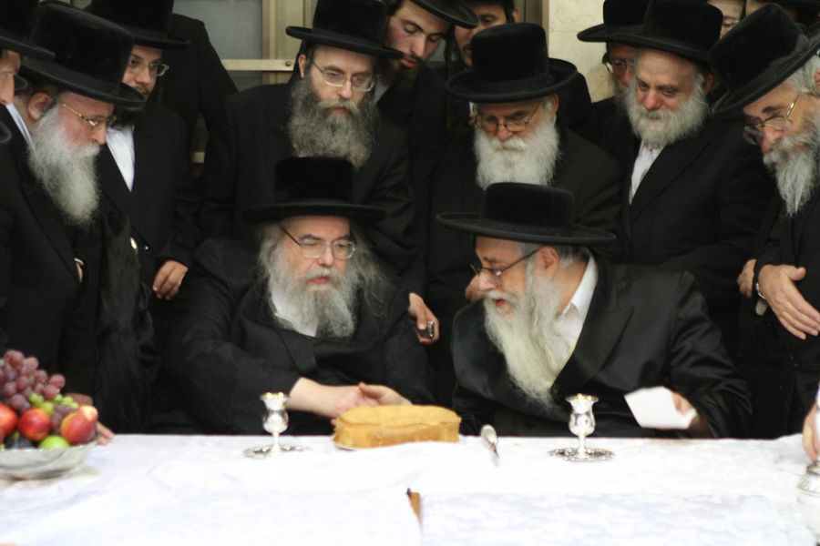 האדמו"ר מבעלזא בברכת השנים אצל האדמו"ר מצאנז