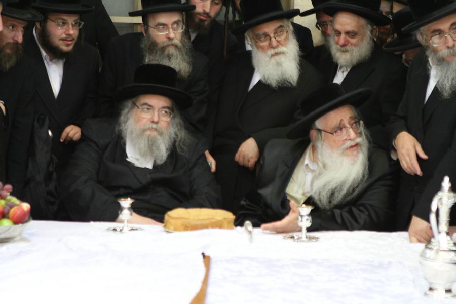 האדמו"ר מבעלזא בברכת השנים אצל האדמו"ר מצאנז