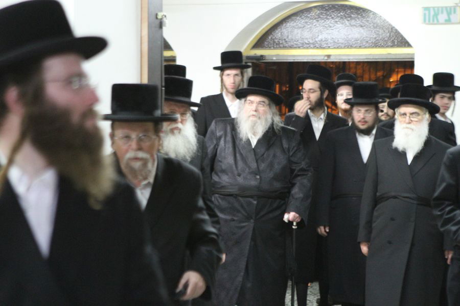 האדמו"ר מבעלזא בברכת השנים אצל האדמו"ר מצאנז