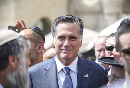 מיט רומני בכותל. תקף את אובמה