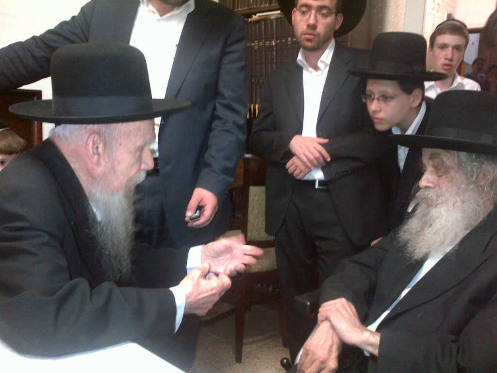 ביקור חולים אצל הגאון רבי אברהם גניחובסקי