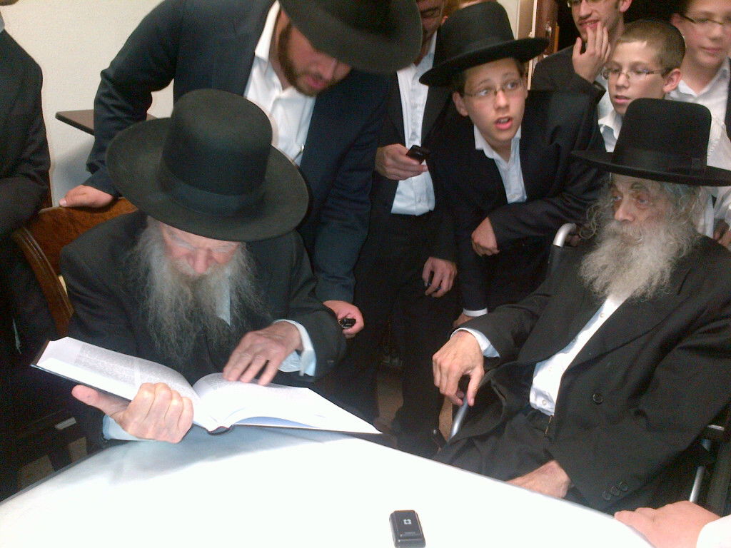 ביקור חולים אצל הגאון רבי אברהם גניחובסקי