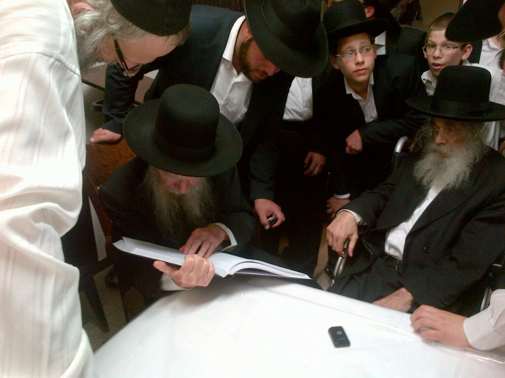 ביקור חולים אצל הגאון רבי אברהם גניחובסקי