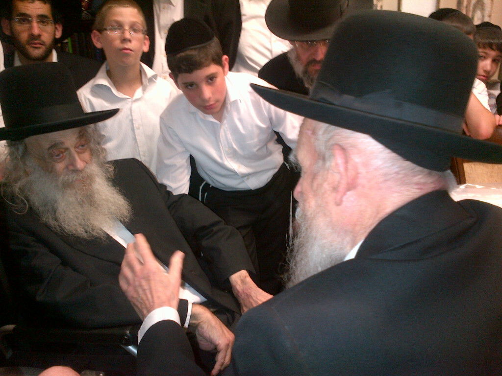 ביקור חולים אצל הגאון רבי אברהם גניחובסקי