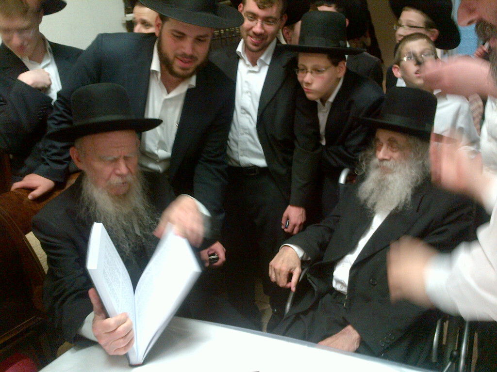 ביקור חולים אצל הגאון רבי אברהם גניחובסקי