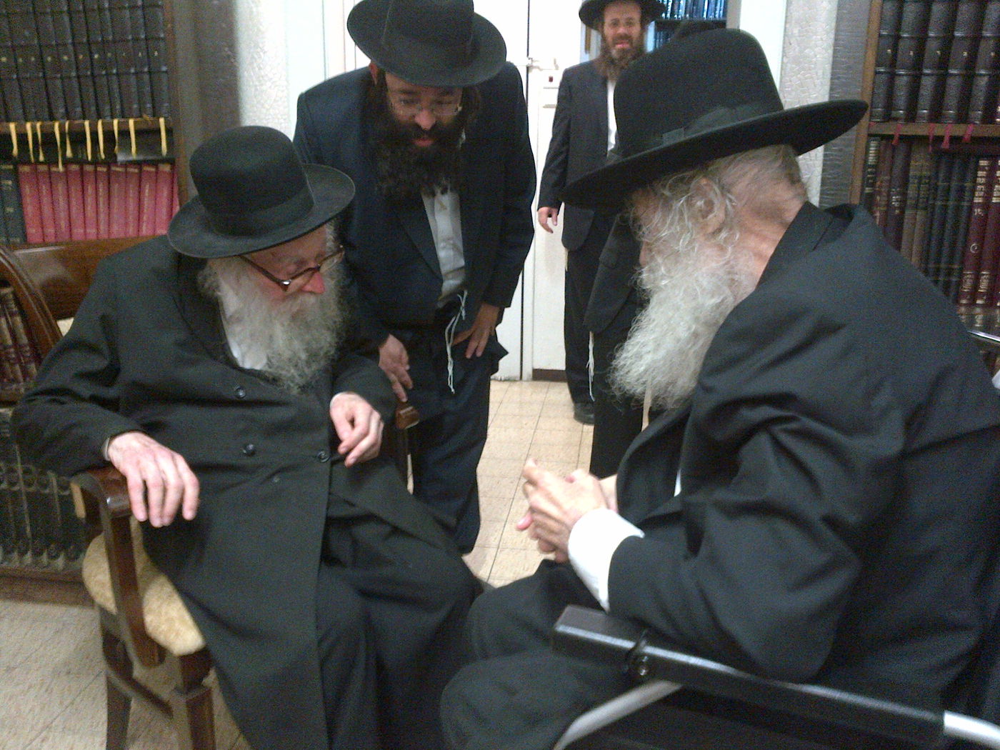 ביקור חולים אצל הגאון רבי אברהם גניחובסקי