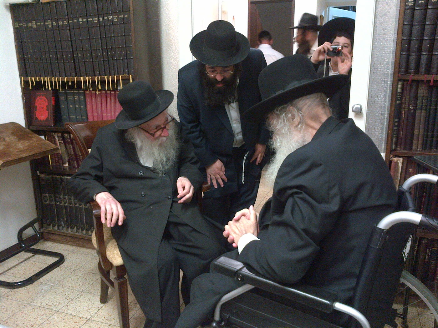 ביקור חולים אצל הגאון רבי אברהם גניחובסקי