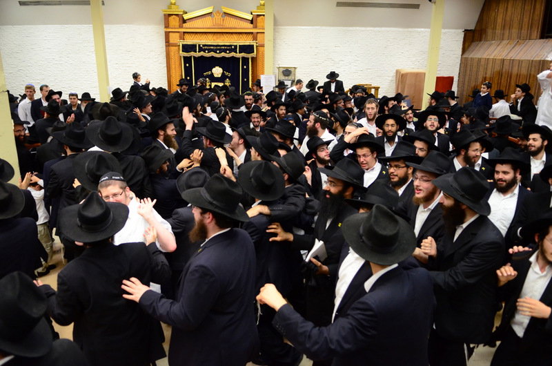 צפו בגלריה: סליחות במרכז חב"ד העולמי - 770