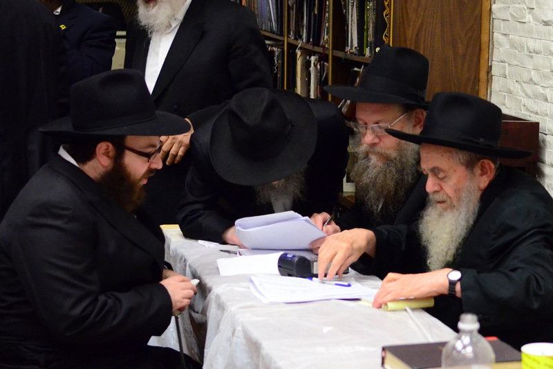 צפו בגלריה: סליחות במרכז חב"ד העולמי - 770