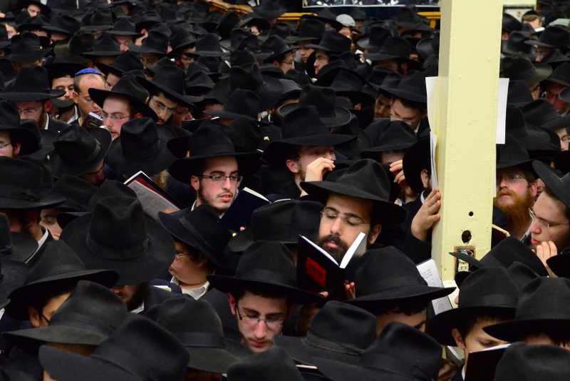 צפו בגלריה: סליחות במרכז חב"ד העולמי - 770