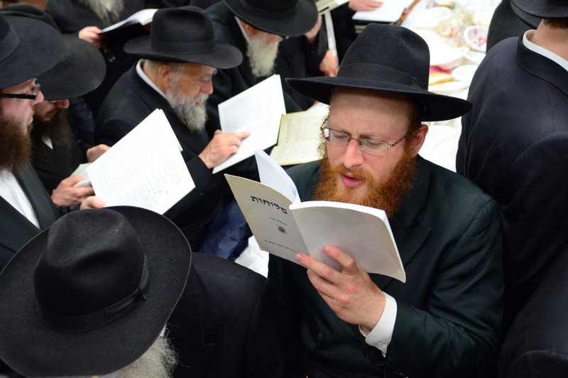 צפו בגלריה: סליחות במרכז חב"ד העולמי - 770
