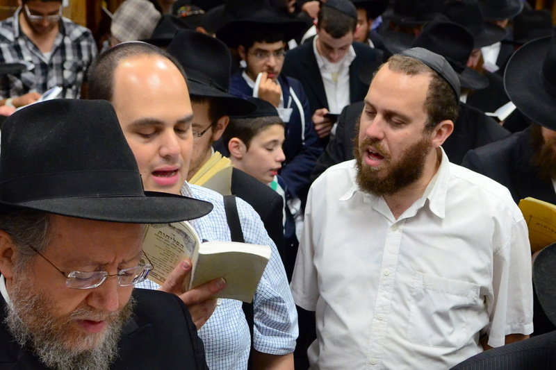 צפו בגלריה: סליחות במרכז חב"ד העולמי - 770