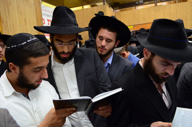 צפו בגלריה: סליחות במרכז חב"ד העולמי - 770