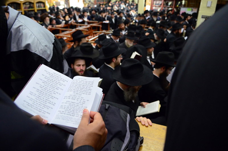 צפו בגלריה: סליחות במרכז חב"ד העולמי - 770