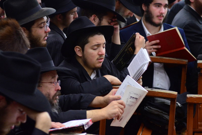 צפו בגלריה: סליחות במרכז חב"ד העולמי - 770