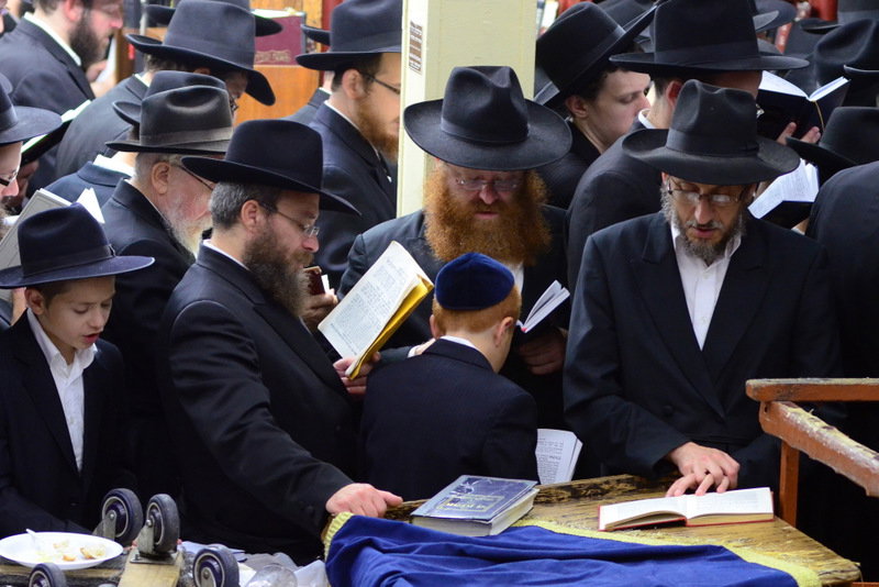 צפו בגלריה: סליחות במרכז חב"ד העולמי - 770