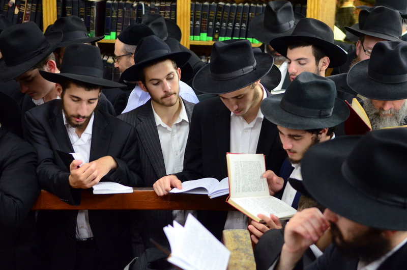 צפו בגלריה: סליחות במרכז חב"ד העולמי - 770