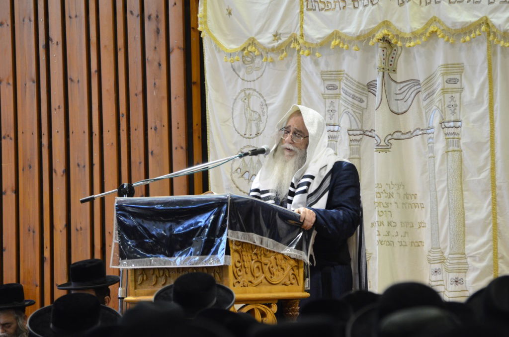 האדמו"ר בעת דרשת ההתעוררות