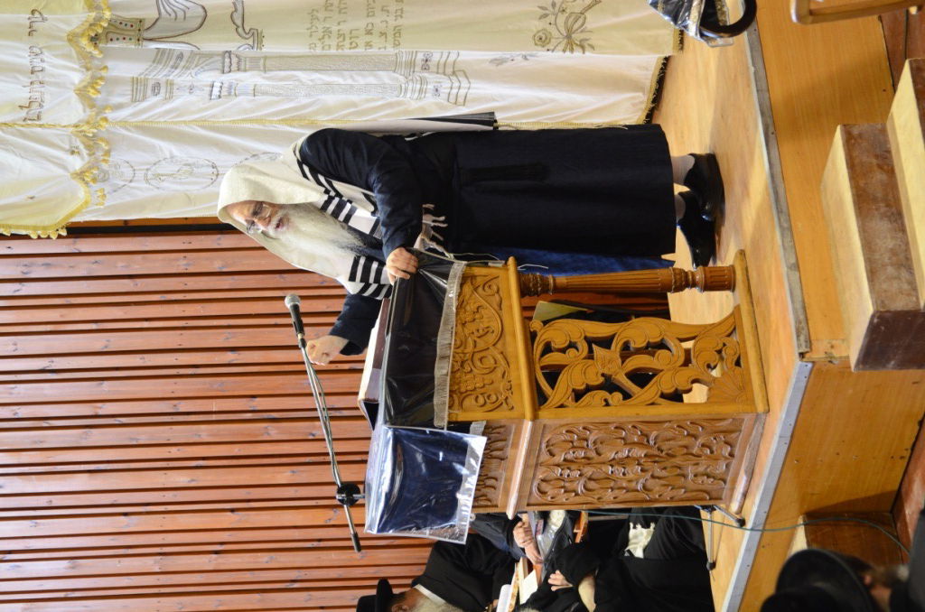 צאנז: אלפים במעמד הסליחות ובדרשת ההתעוררות