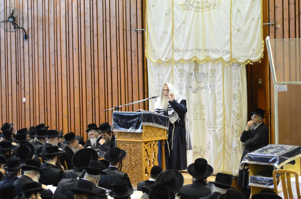 צאנז: אלפים במעמד הסליחות ובדרשת ההתעוררות