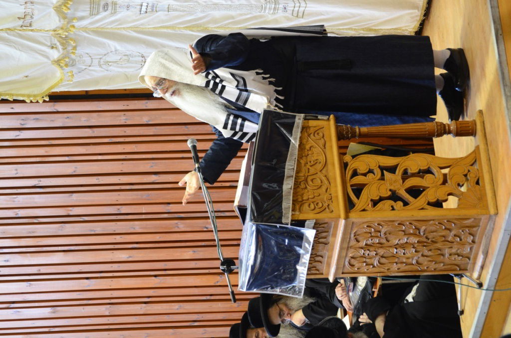 צאנז: אלפים במעמד הסליחות ובדרשת ההתעוררות