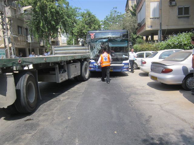 תאונות בבני-ברק: ראש כולל וילד בן 12 נפצעו
