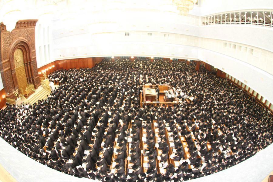 הסליחות הגדולות בתבל: אלפים התפללו בבעלזא