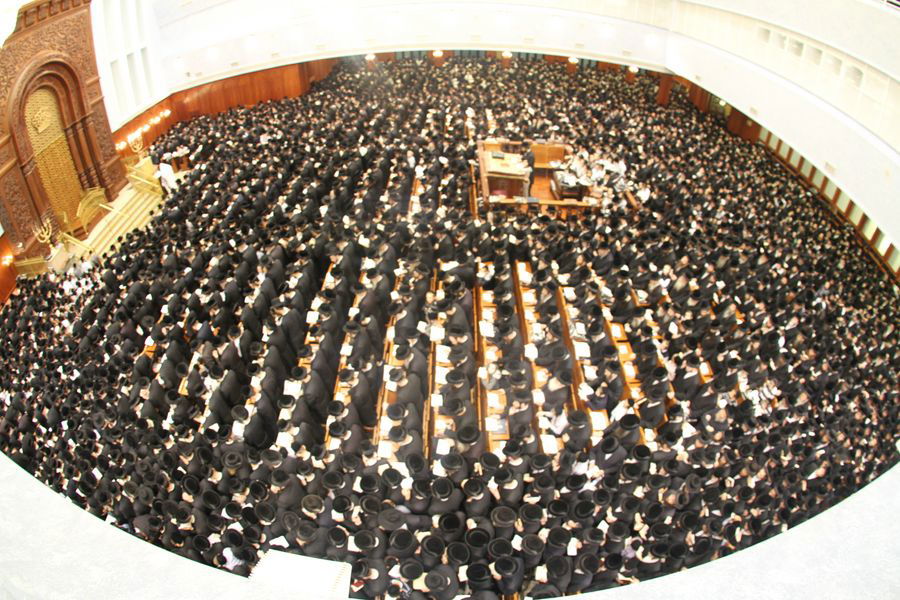 הסליחות הגדולות בתבל: אלפים התפללו בבעלזא