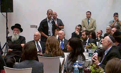 הנכבדים באירוע