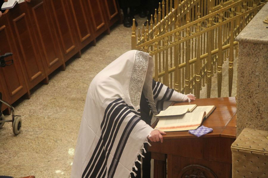 הסליחות הגדולות בתבל: אלפים התפללו בבעלזא