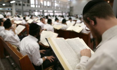 לאחר העיכוב: סער חתם ותקציב הישיבות הועבר