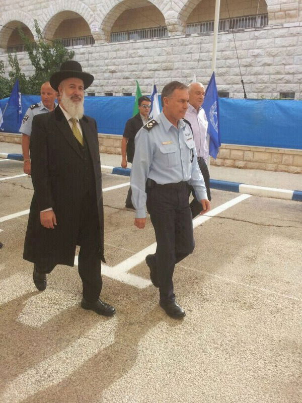 למה לא טובלים בצל בדבש?