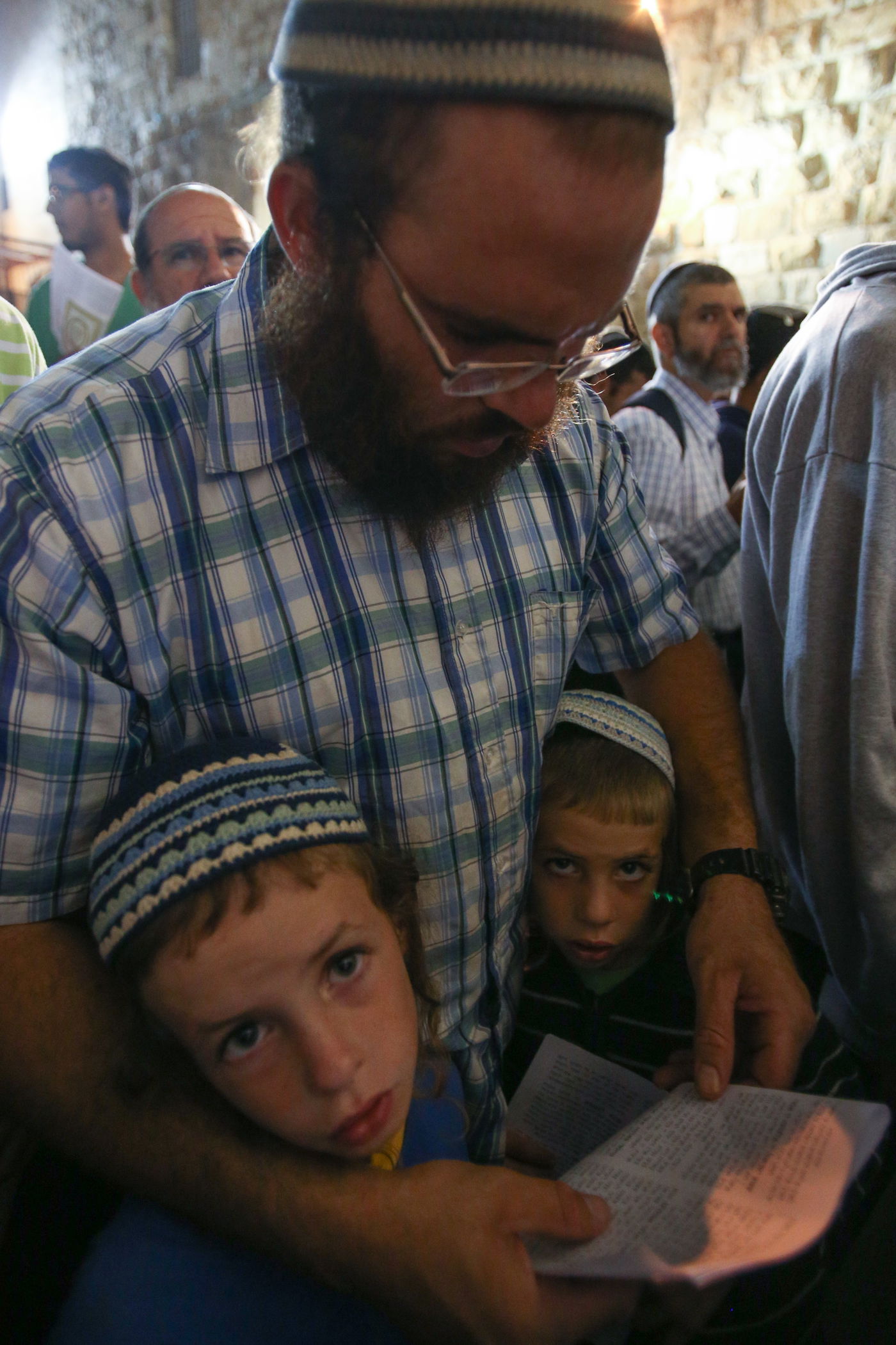 אלפים ב'סליחות' בכותל להצלחת תקיפה באיראן