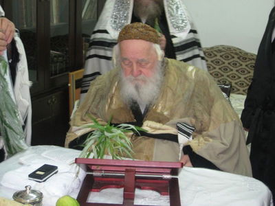 בעל ה'ישועות משה' לבוש בקיטל