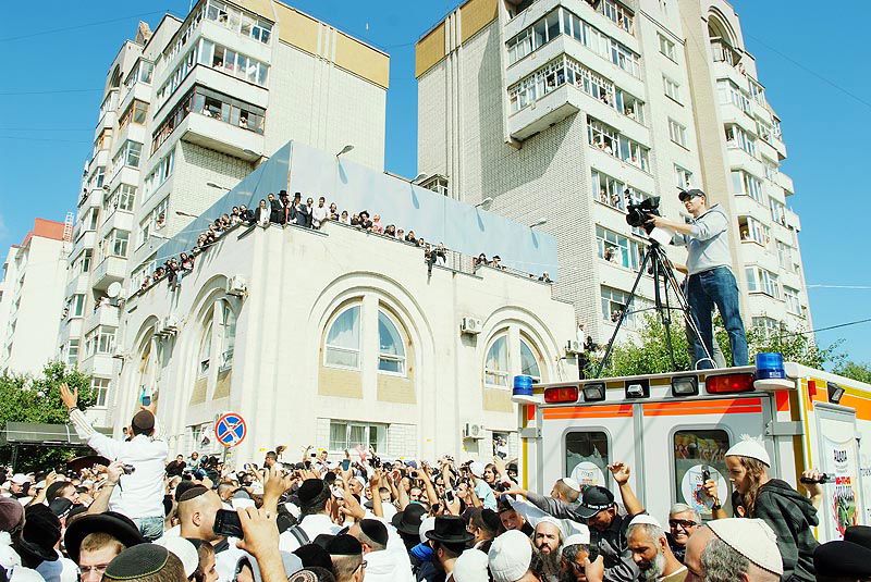 אומן בעדשת אמן: צפו בגלריית ענק