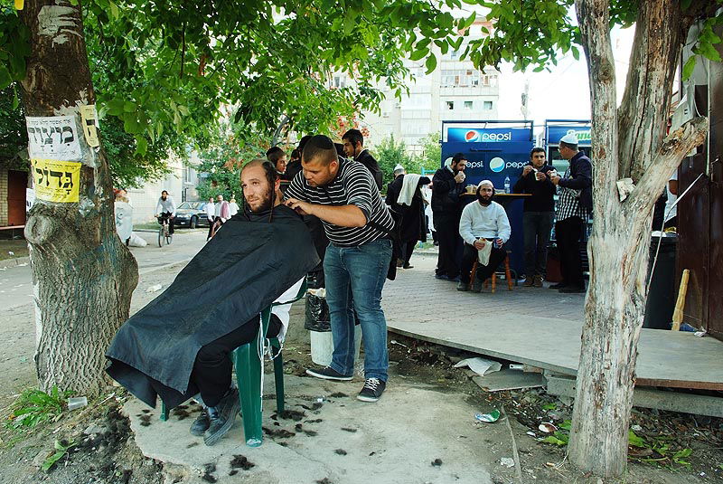 אומן בעדשת אמן: צפו בגלריית ענק