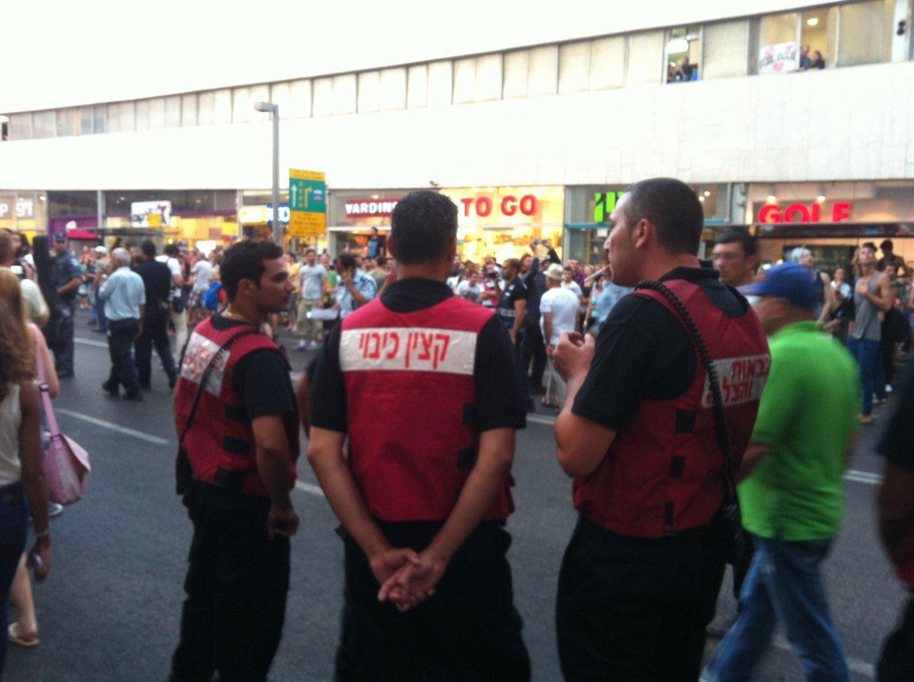 צעירים בתל-אביב איימו לקפוץ בגלל "המצב הכלכלי"