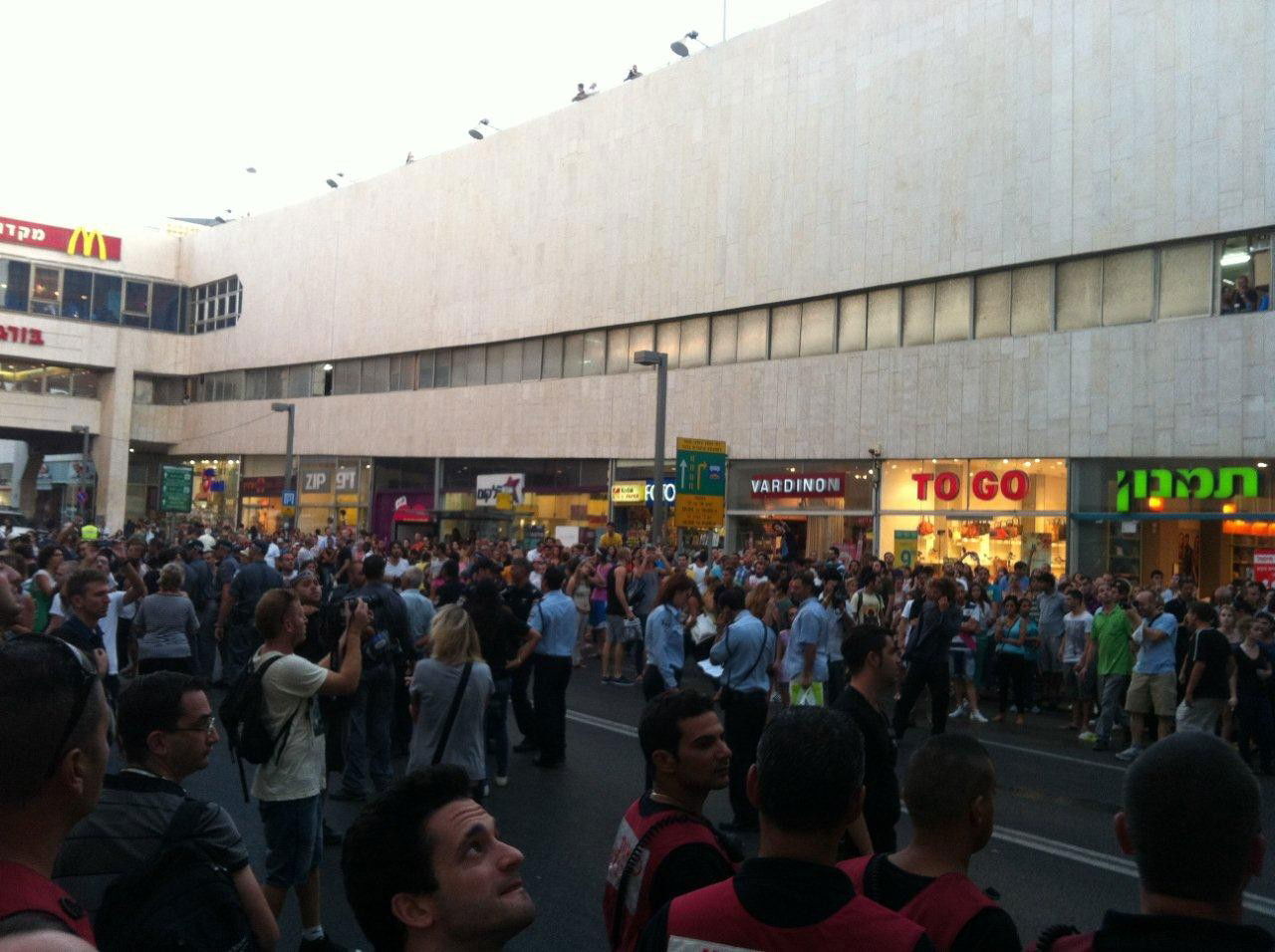 צעירים בתל-אביב איימו לקפוץ בגלל "המצב הכלכלי"