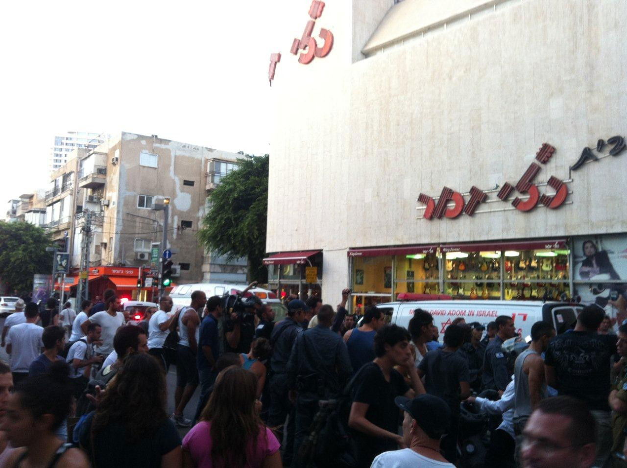 צעירים בתל-אביב איימו לקפוץ בגלל "המצב הכלכלי"