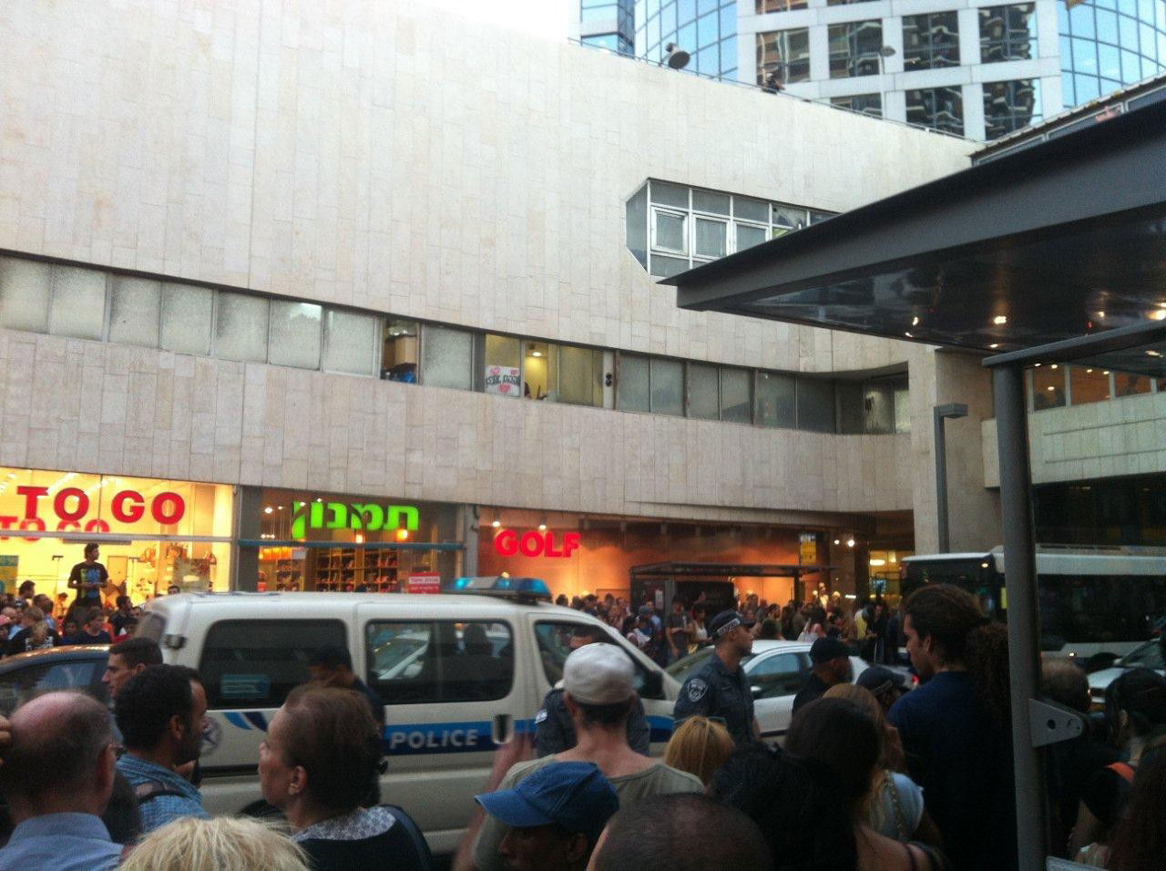 צעירים בתל-אביב איימו לקפוץ בגלל "המצב הכלכלי"