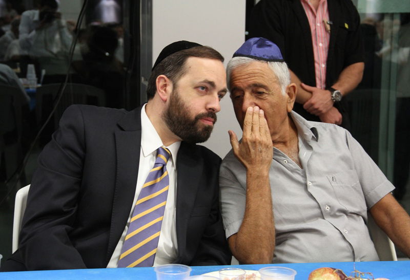 תיעוד: מרן הרב עובדיה ביקר בתעשייה האווירית