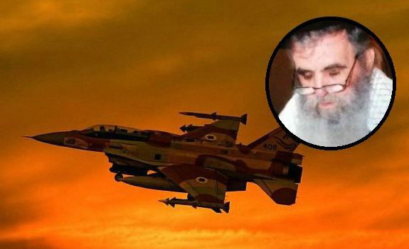 הרב גבאי לצד מטוס צה"ל. תקיפה בלתי אפשרית?