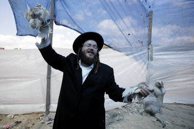 כך מכפרים במאה שערים