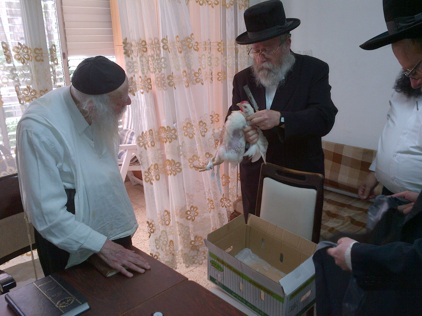 כפרות, שחיטה וכיסוי הדם אצל רבי ניסים קרליץ