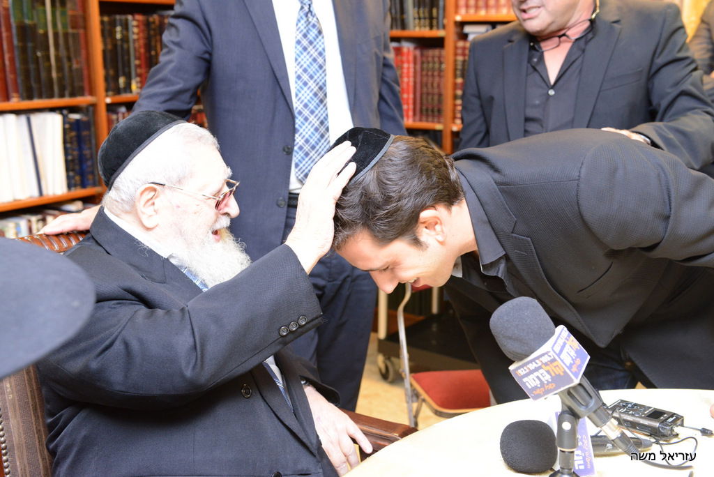 עובדי קול ברמה זכו לשנה טובה מהרב עובדיה יוסף