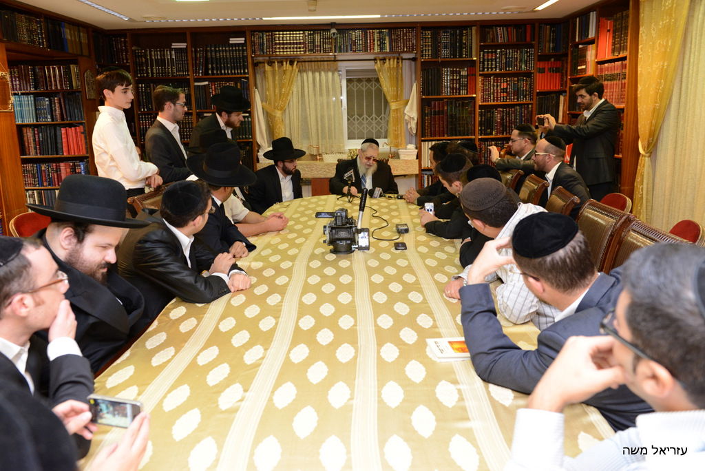 עובדי קול ברמה זכו לשנה טובה מהרב עובדיה יוסף