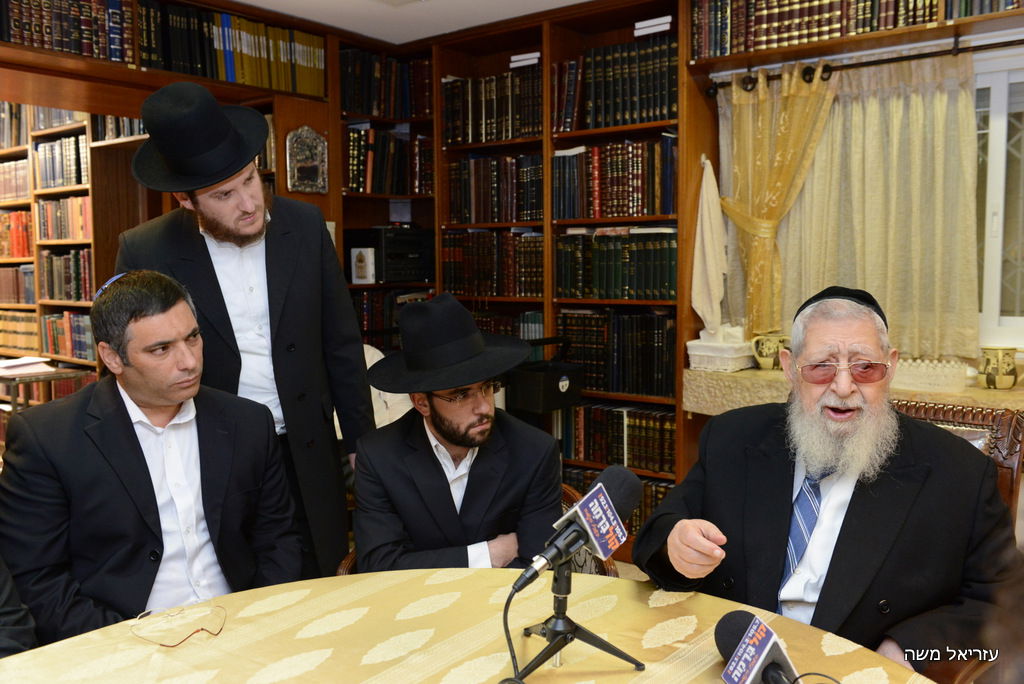 עובדי קול ברמה זכו לשנה טובה מהרב עובדיה יוסף