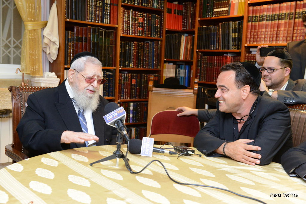 עובדי קול ברמה זכו לשנה טובה מהרב עובדיה יוסף